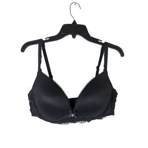 Victoria's Secret Body by Victoria Black no wire light padded bra 38D